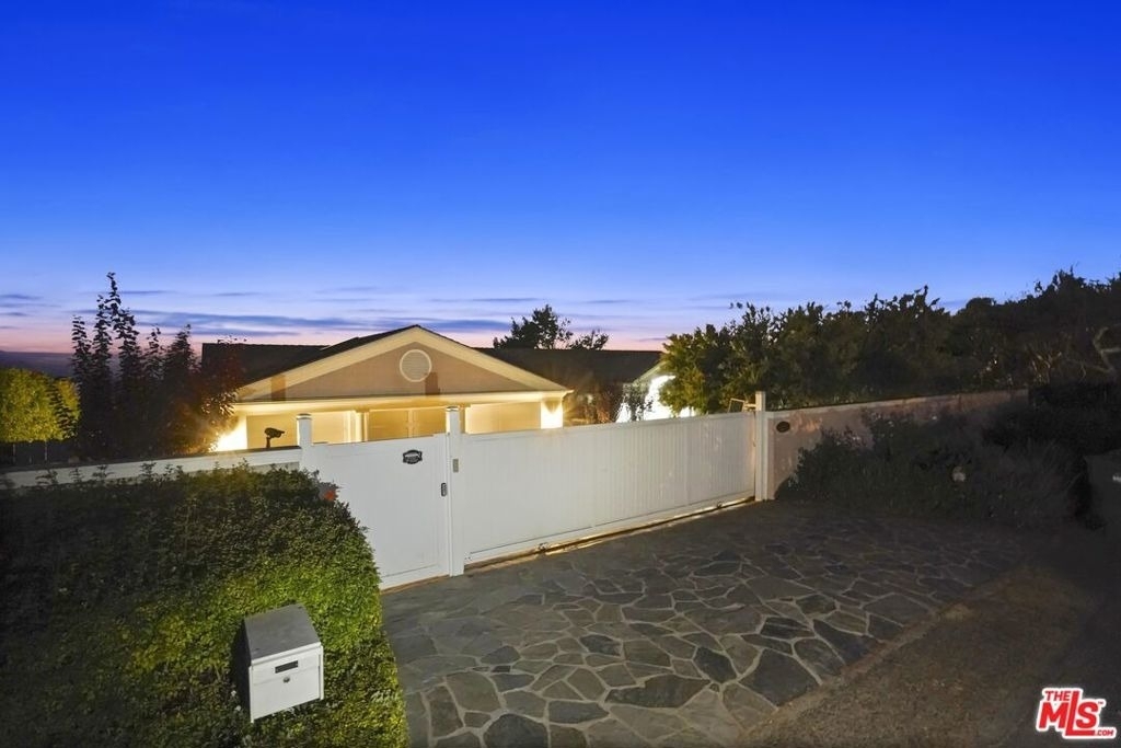 7335 Birdview Avenue - Photo 72