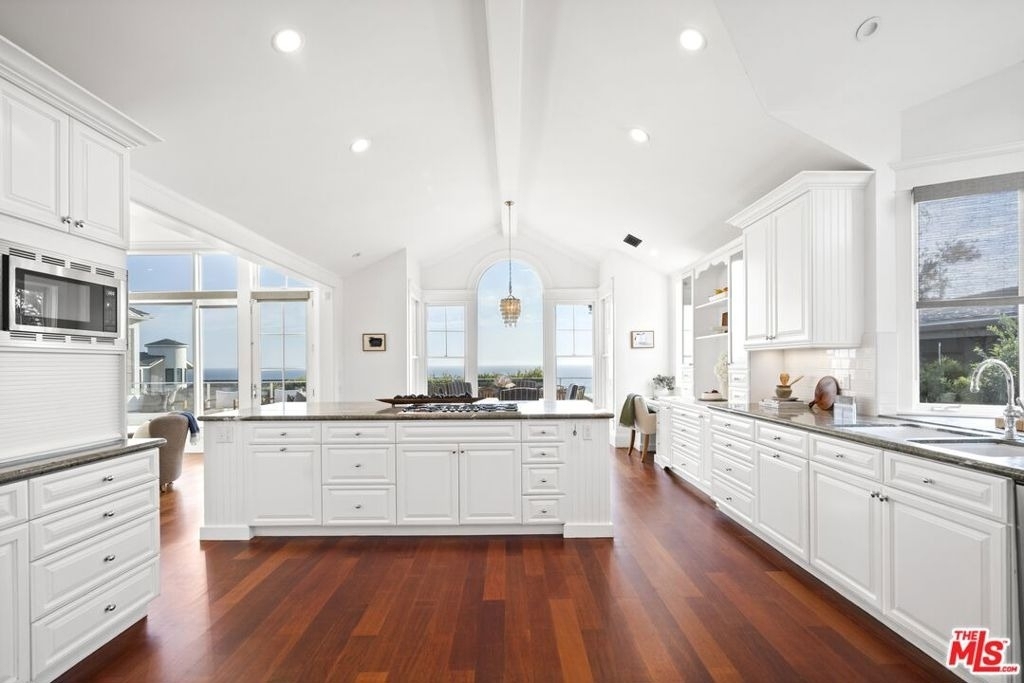 7335 Birdview Avenue - Photo 37