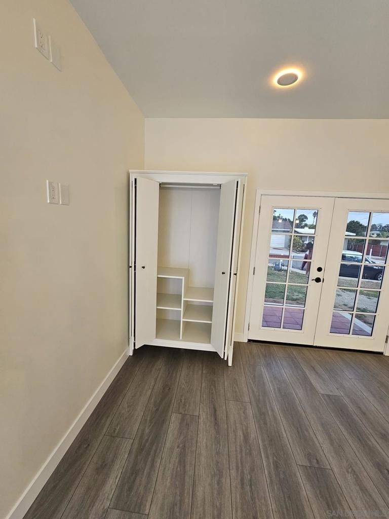 2702 Grove St - Photo 5
