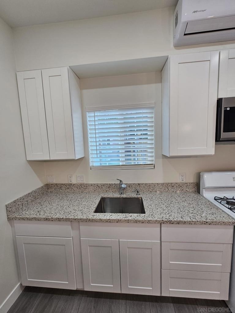 2702 Grove St - Photo 1