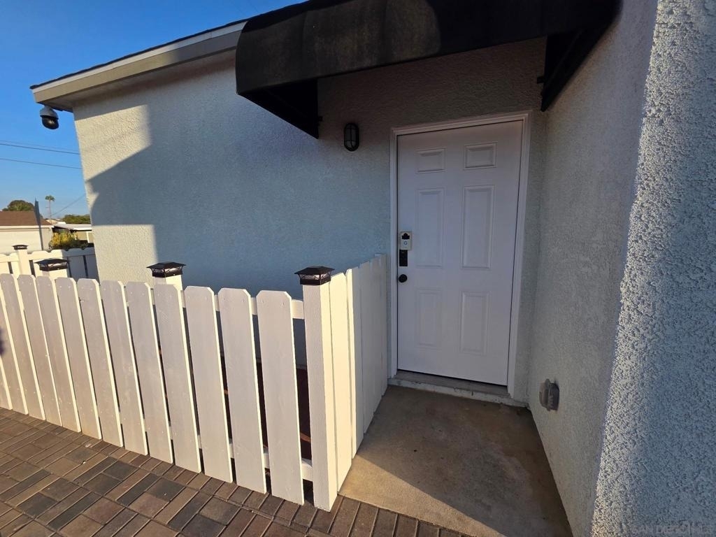 2702 Grove St - Photo 13