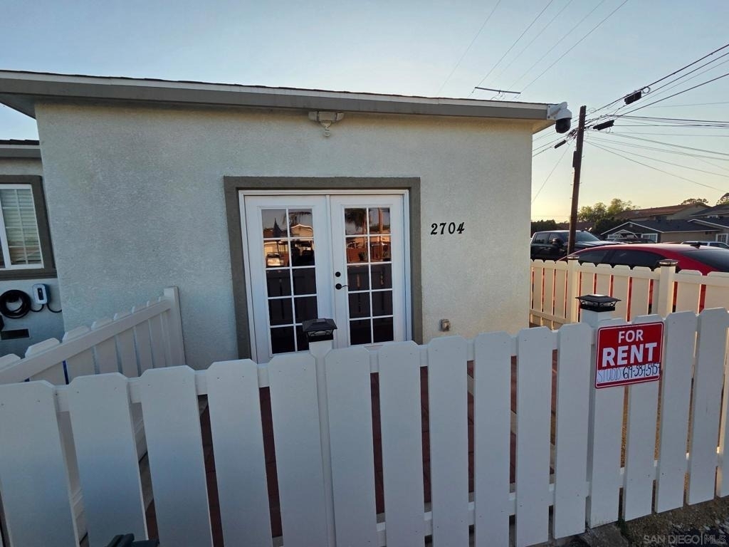 2702 Grove St - Photo 12