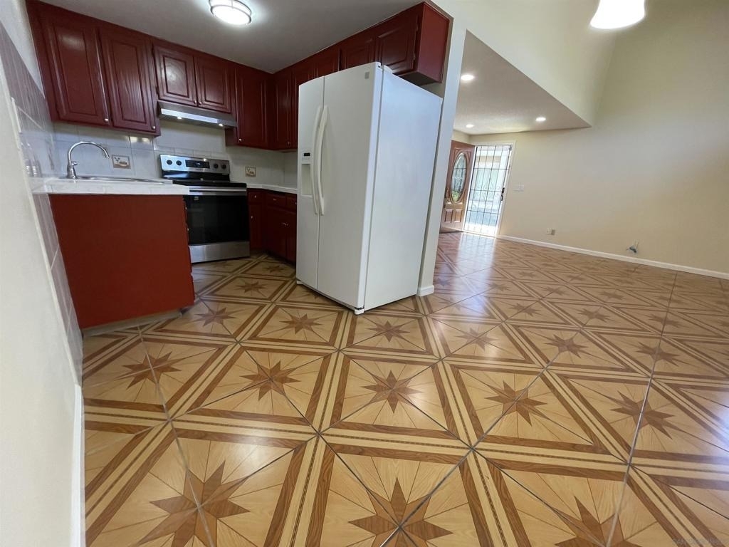 7055 Appian Dr - Photo 5
