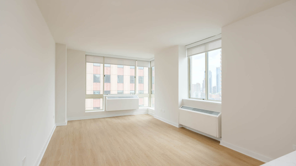 305 West 50th Street - Photo 21