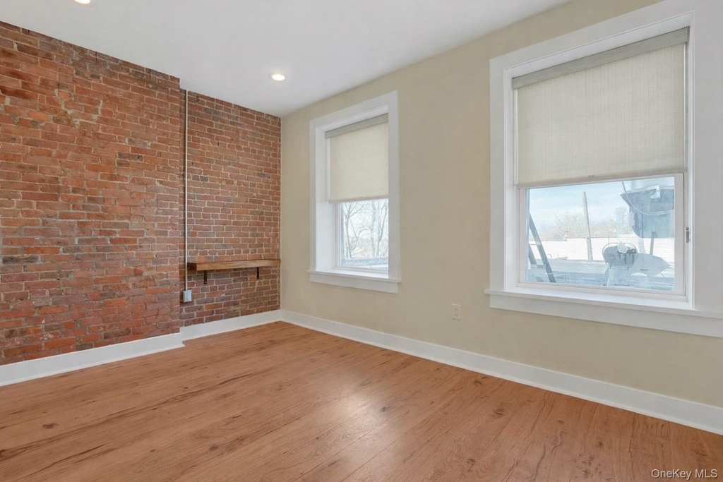 19 Main Street - Photo 11