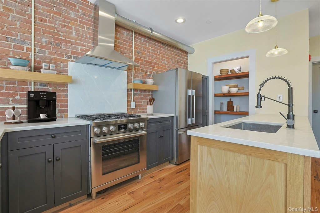 19 Main Street - Photo 9