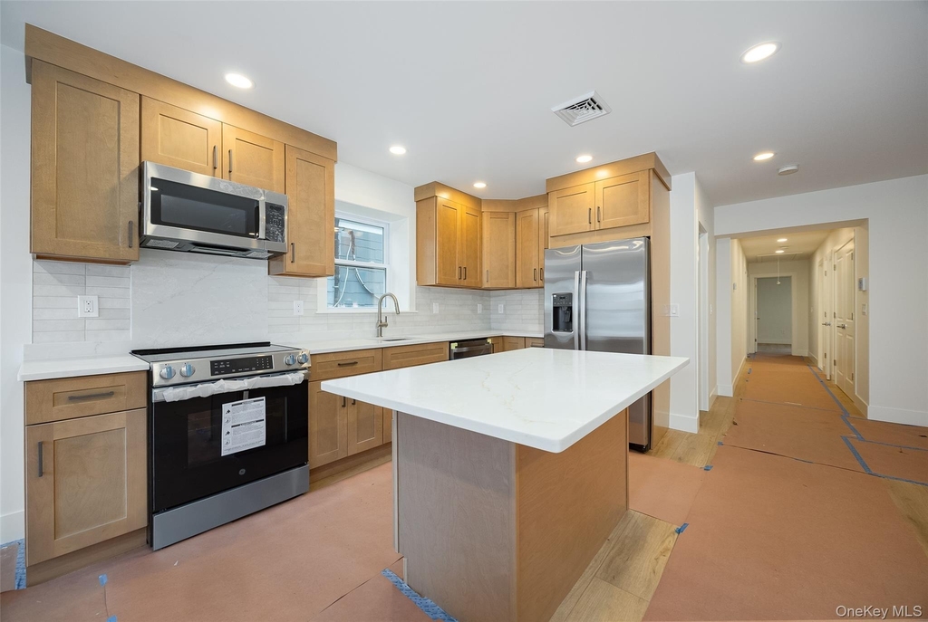 1 Dean Place - Photo 4