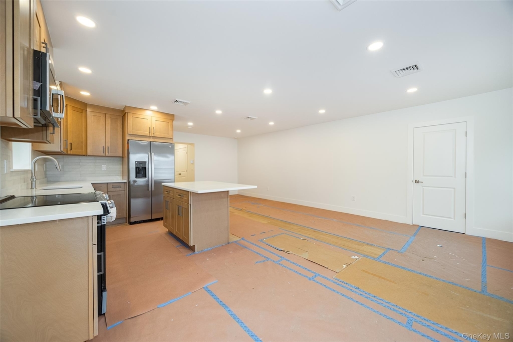 1 Dean Place - Photo 6