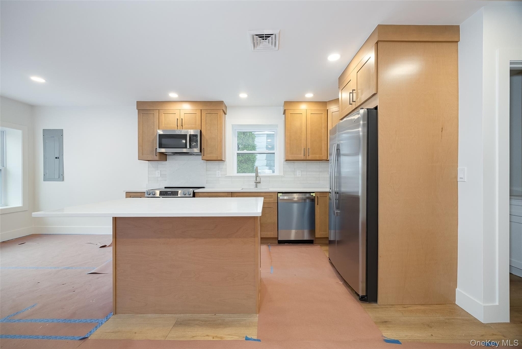 1 Dean Place - Photo 5