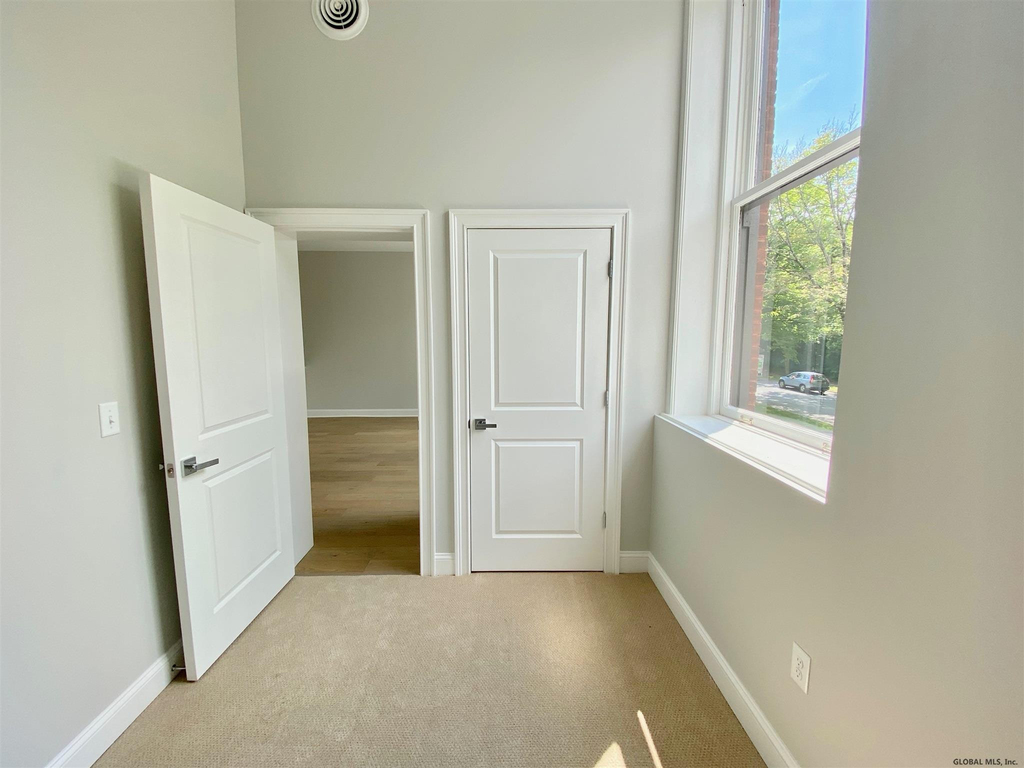 77 Van Dam Street - Photo 17