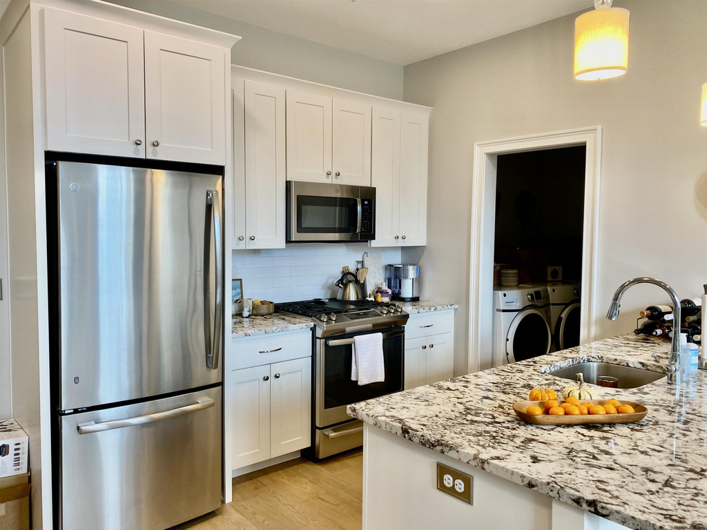 77 Van Dam Street - Photo 5