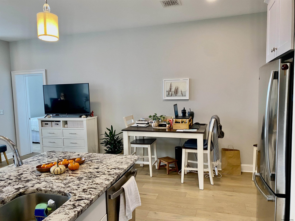 77 Van Dam Street - Photo 10