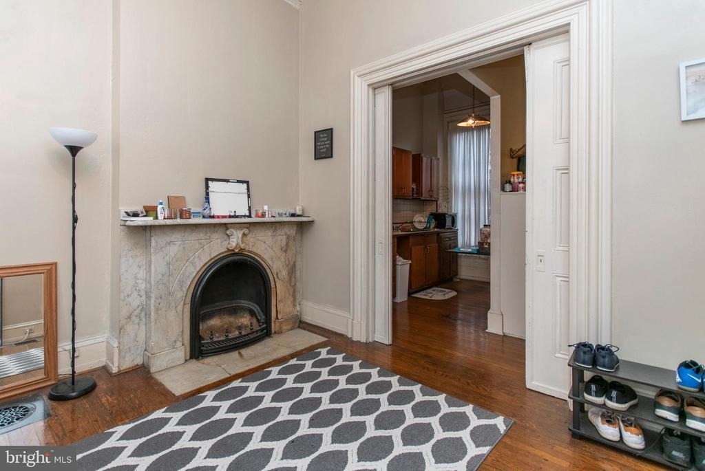 1807 Spruce Street - Photo 4