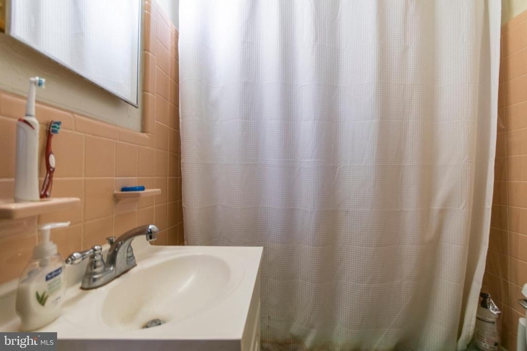 1807 Spruce Street - Photo 9