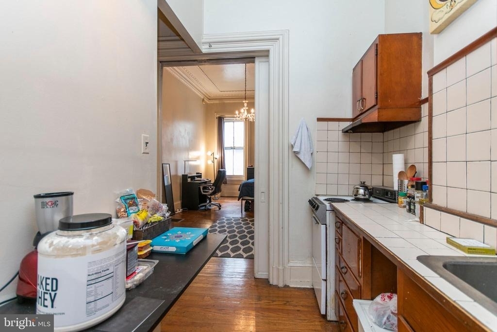 1807 Spruce Street - Photo 5
