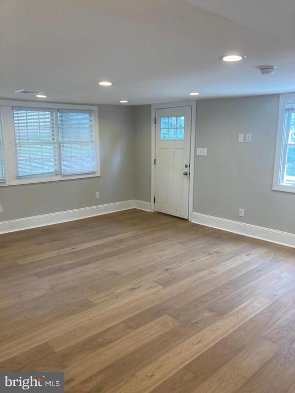 233 E Montgomery Avenue - Photo 3