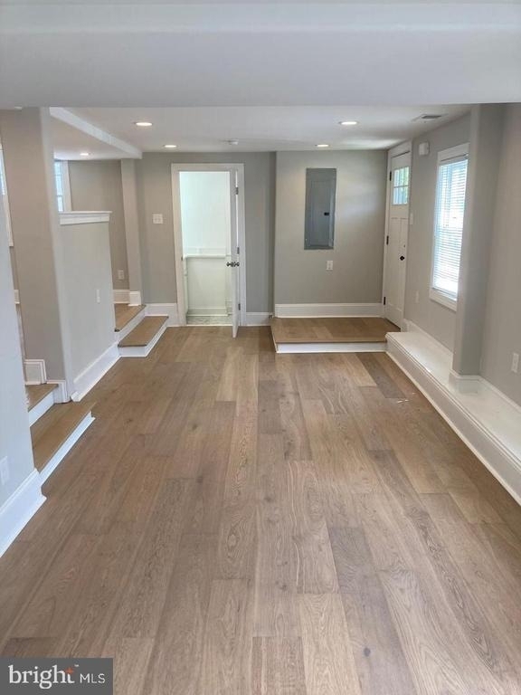 233 E Montgomery Avenue - Photo 2
