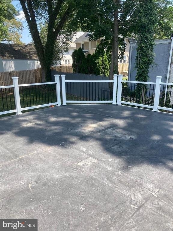 233 E Montgomery Avenue - Photo 7