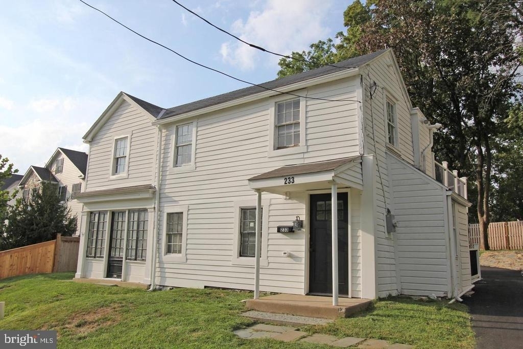 233 E Montgomery Avenue - Photo 10