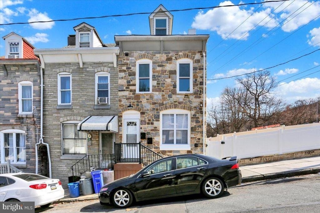 553 Wunder Street - Photo 1