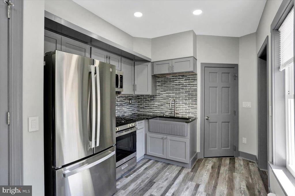 553 Wunder Street - Photo 3