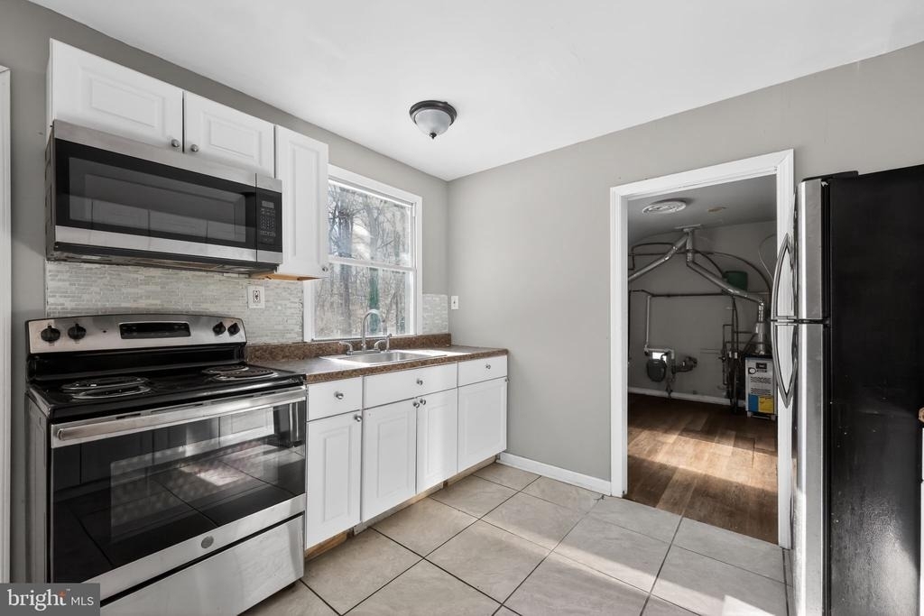 17 Bonnie Lane - Photo 0