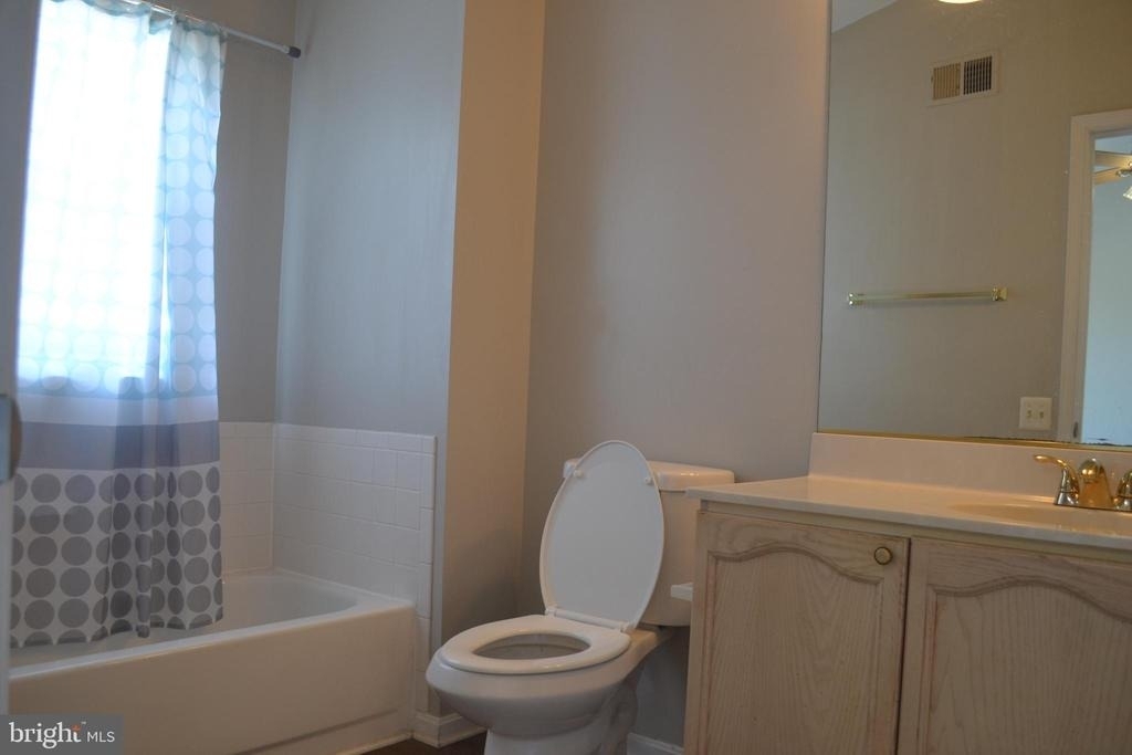 7104 Collinsworth Place - Photo 8