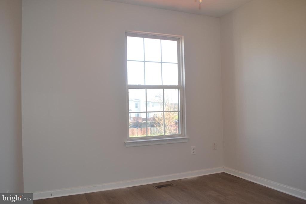 7104 Collinsworth Place - Photo 12