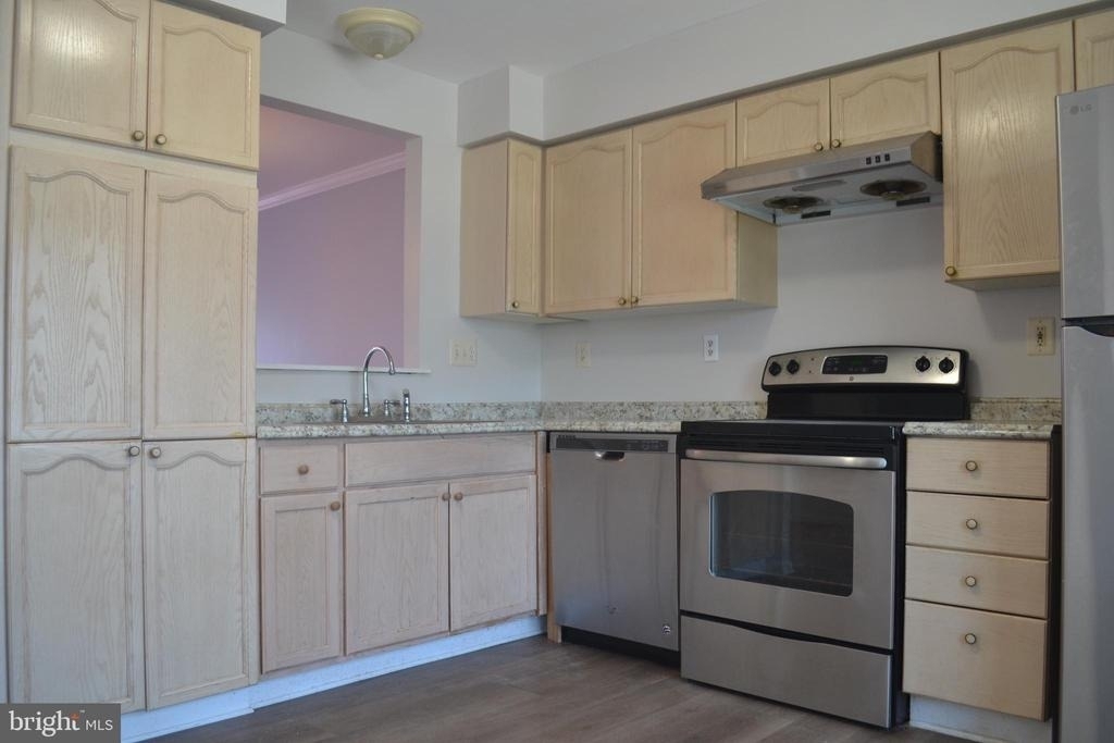 7104 Collinsworth Place - Photo 4