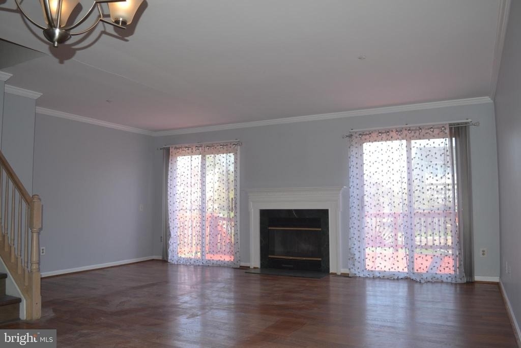 7104 Collinsworth Place - Photo 2