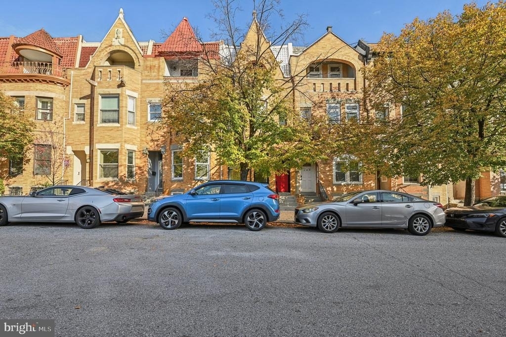 750 Reservoir Street - Photo 2