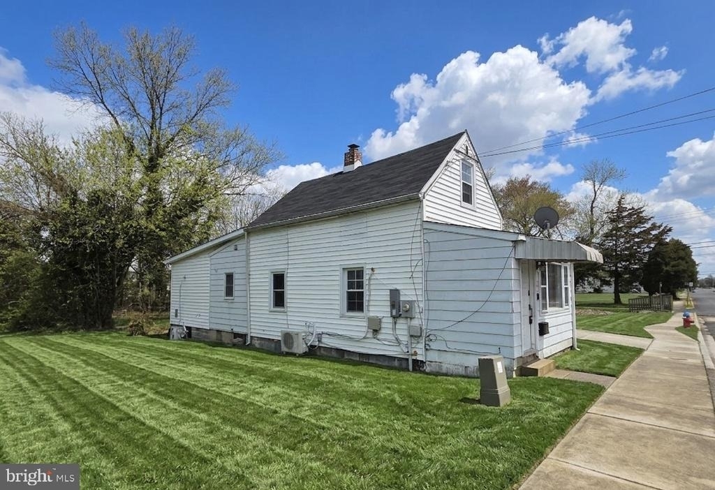 46 Lincoln Street - Photo 2