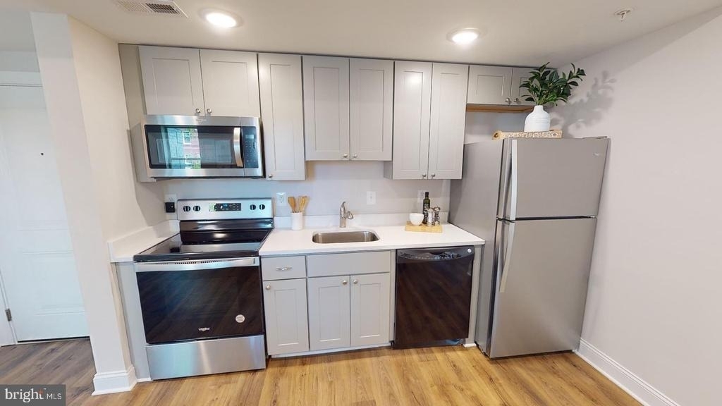 220 Hamilton Street Nw - Photo 6