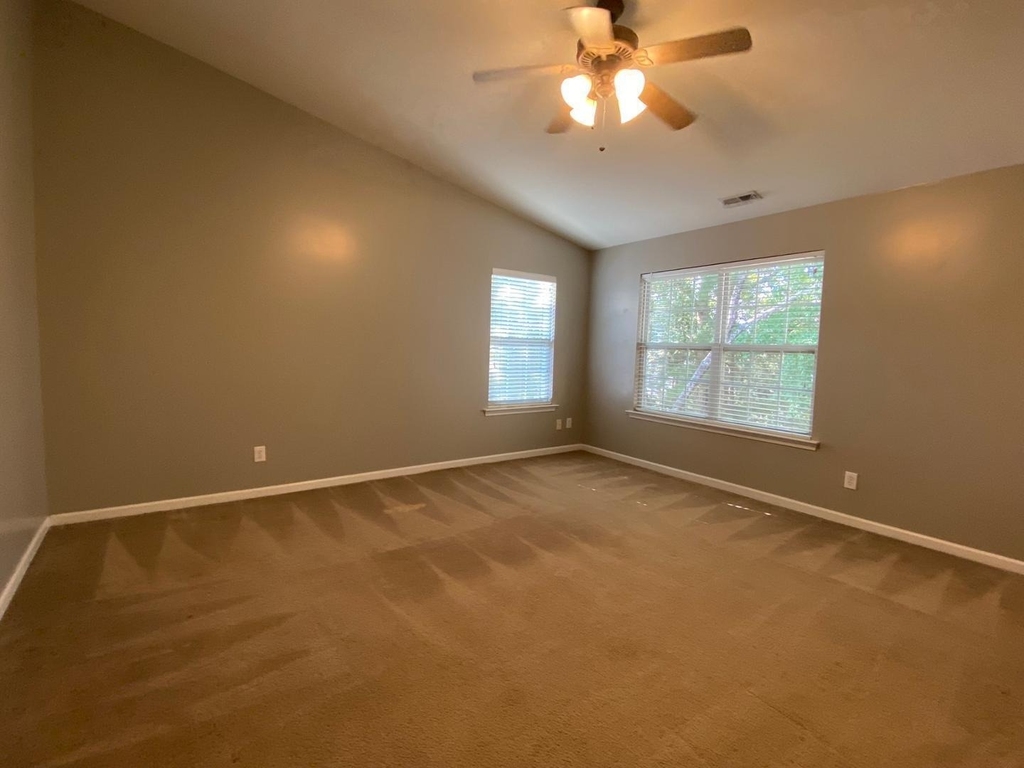 2810 Barrymore Street - Photo 20