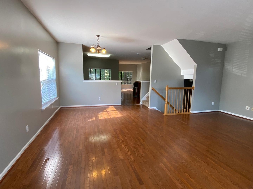2810 Barrymore Street - Photo 4