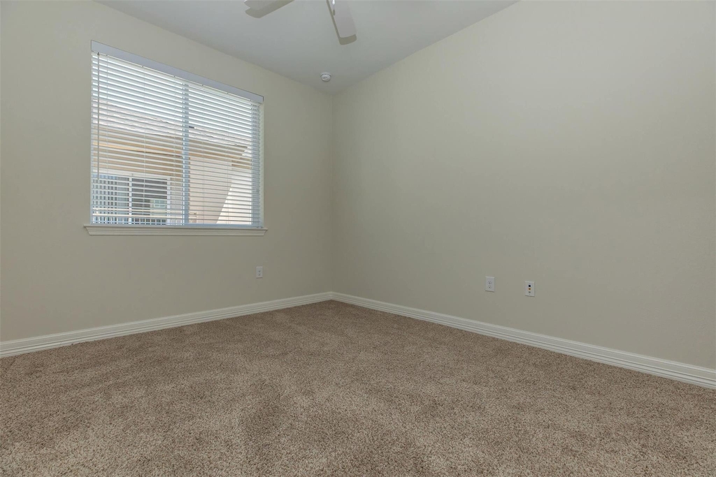 1201 W Whitestone Blvd - Photo 7