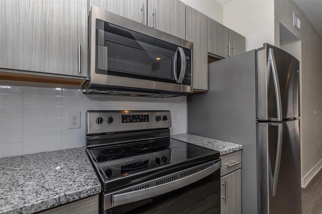 1201 W Whitestone Blvd - Photo 0