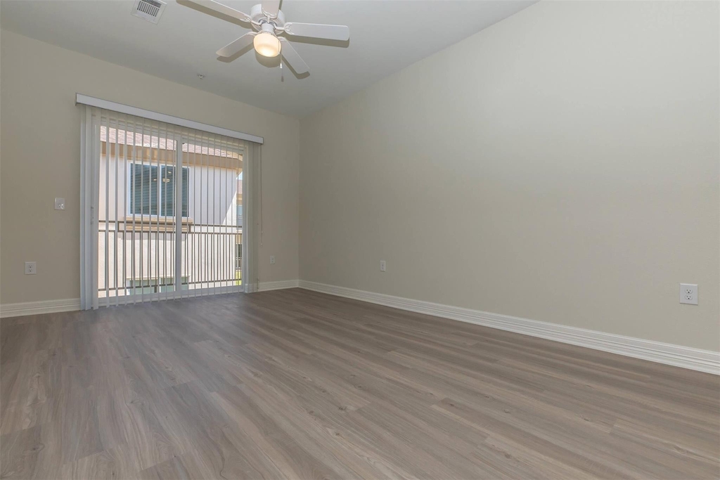 1201 W Whitestone Blvd - Photo 6