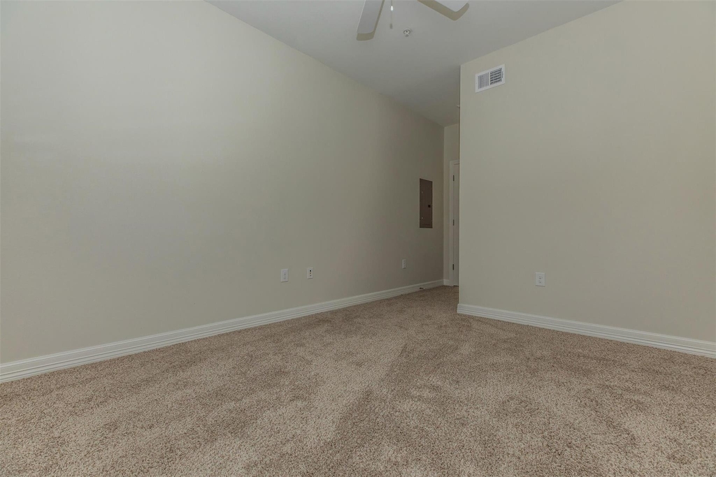 1201 W Whitestone Blvd - Photo 9