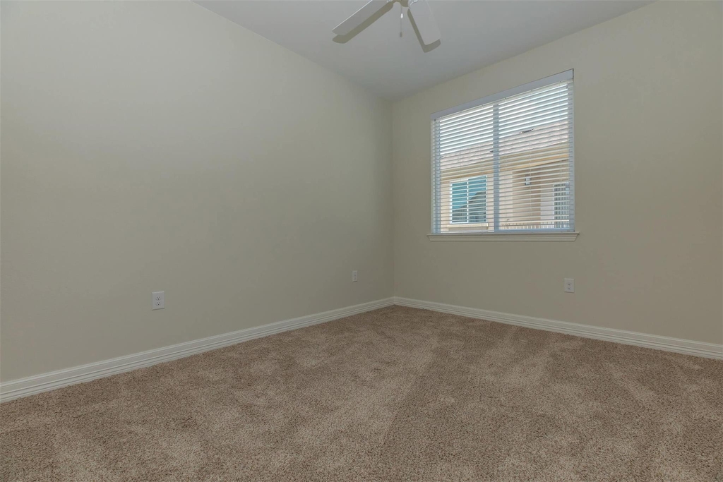 1201 W Whitestone Blvd - Photo 8