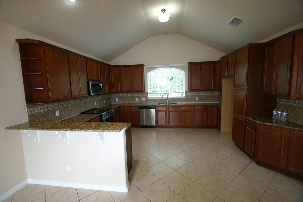 332 Southwind Rd - Photo 0