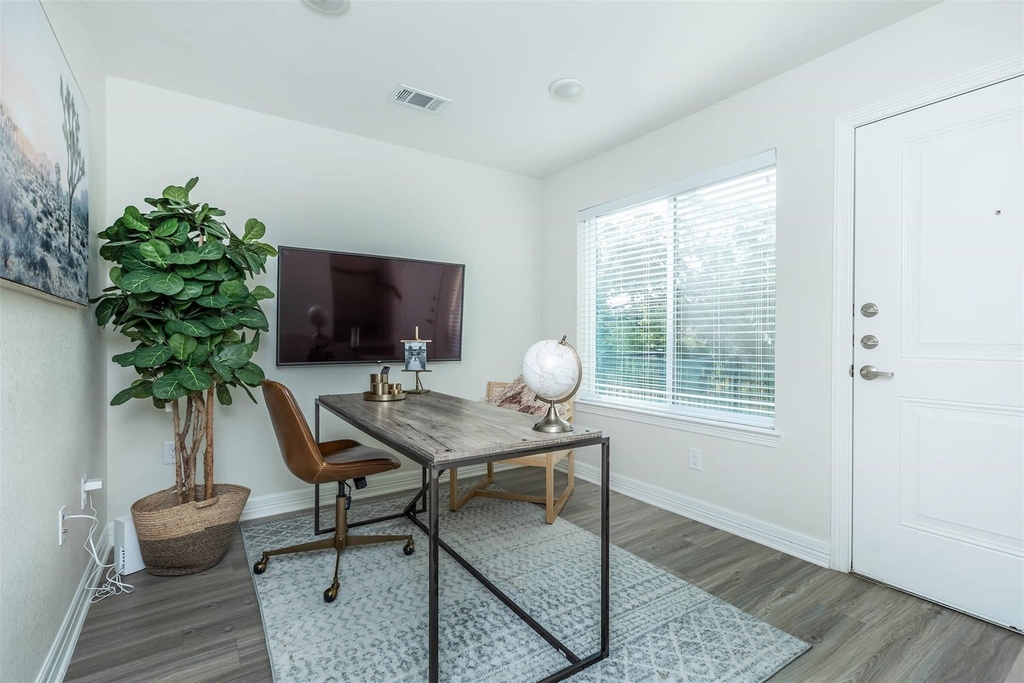1201 W Whitestone Blvd - Photo 17