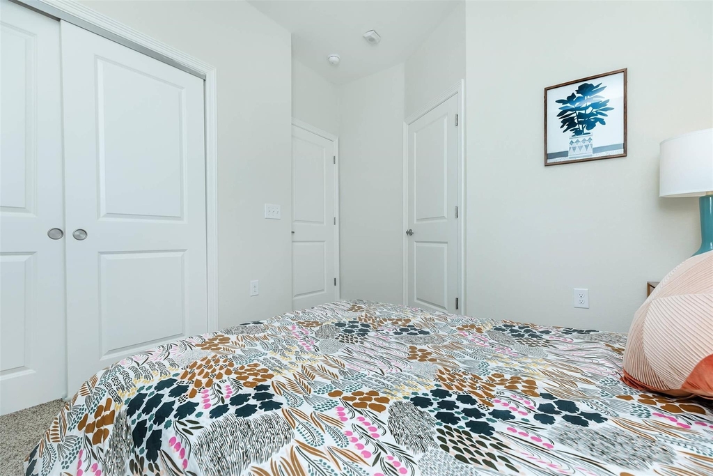 1201 W Whitestone Blvd - Photo 10
