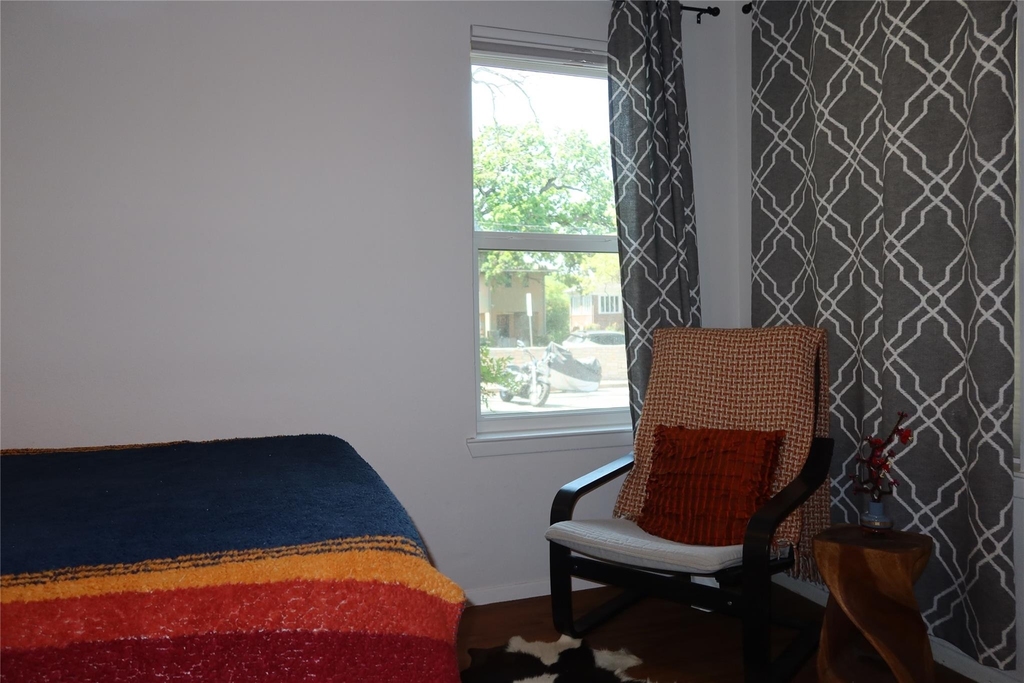 3400 Speedway St - Photo 14