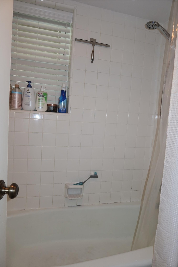 3400 Speedway St - Photo 20
