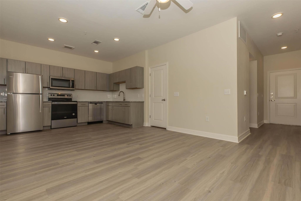 1201 W Whitestone Blvd Blvd - Photo 2