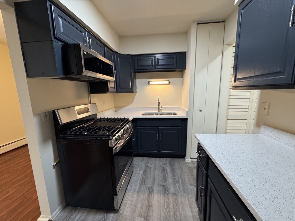 7320 N Rogers Avenue - Photo 3