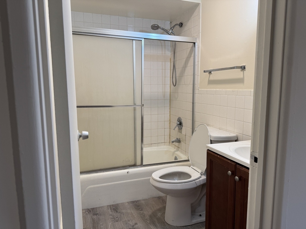 7320 N Rogers Avenue - Photo 9