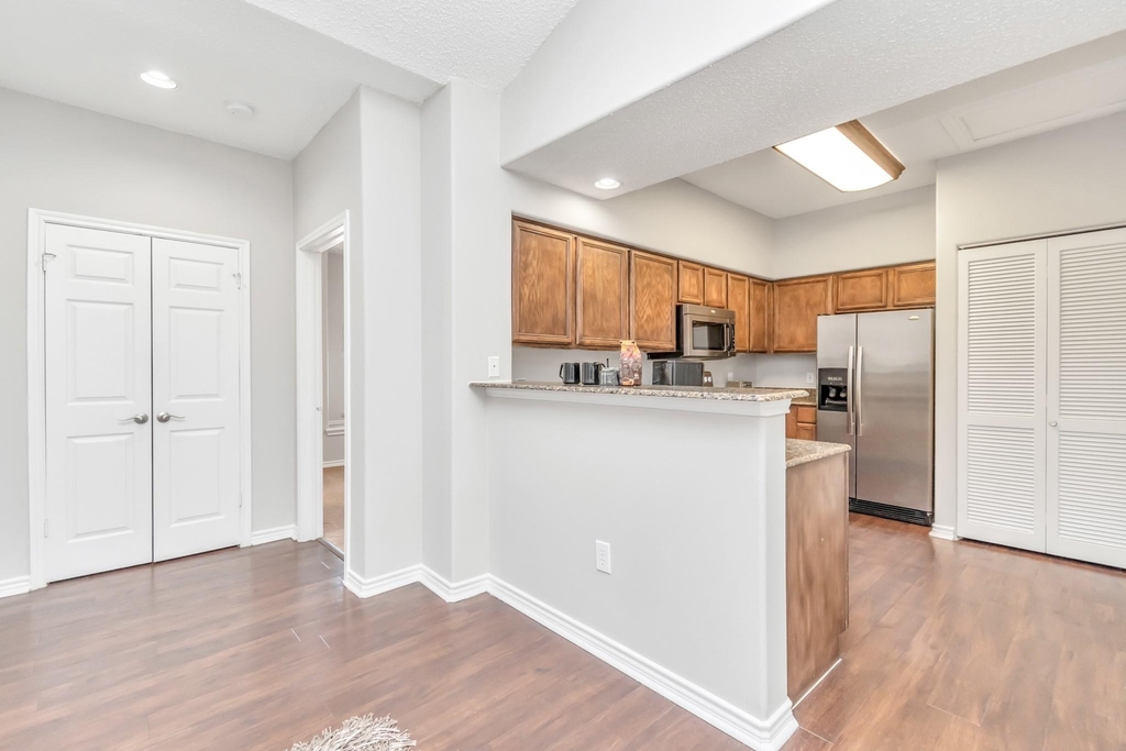1600 Eldridge Parkway - Photo 8