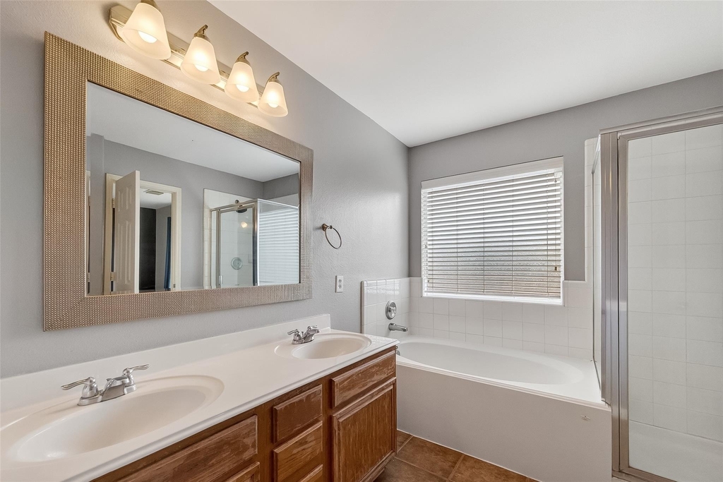 31722 Royal Woods Court - Photo 22